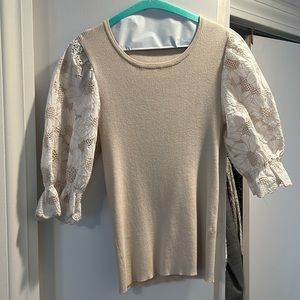 Elie Tahari tan and white embroidered puff sleeve top